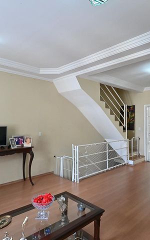 Casa de condomínio à venda com 156m², 3 quartos e 2 vagasSala