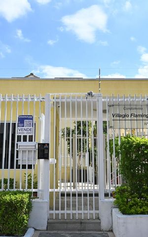 Casa de condomínio à venda com 156m², 3 quartos e 2 vagasFachada