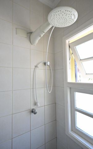 Casa de condomínio à venda com 156m², 3 quartos e 2 vagasBanheiro Suíte 