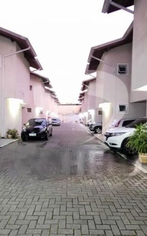 Casa de condomínio à venda com 75m², 3 quartos e 2 vagas