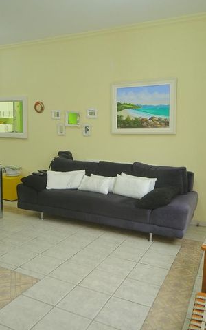 Casa de condomínio à venda com 90m², 2 quartos e 2 vagasSala