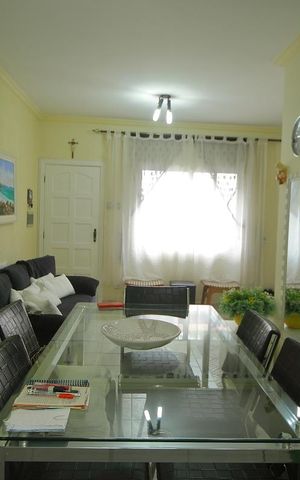 Casa de condomínio à venda com 90m², 2 quartos e 2 vagasSala