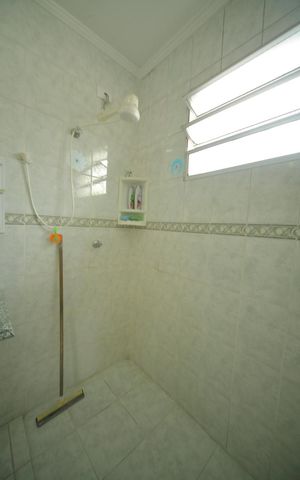 Casa de condomínio à venda com 90m², 2 quartos e 2 vagasBanheiro 