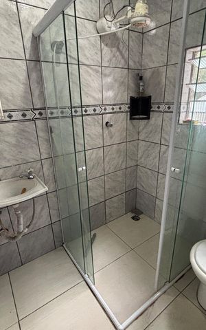 Casa à venda com 150m², 2 quartos e 7 vagasBanheiro da suite