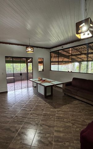 Casa à venda com 150m², 2 quartos e 7 vagasSala
