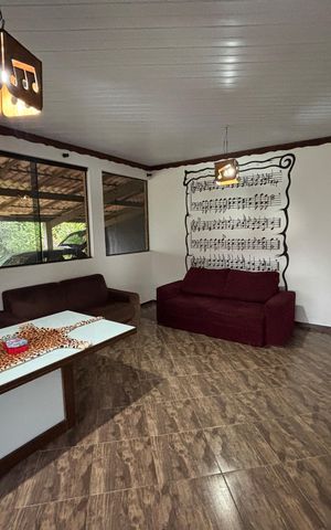 Casa à venda com 150m², 2 quartos e 7 vagasSala