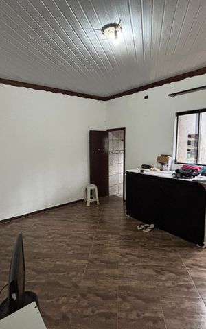 Casa à venda com 150m², 2 quartos e 7 vagasSuite