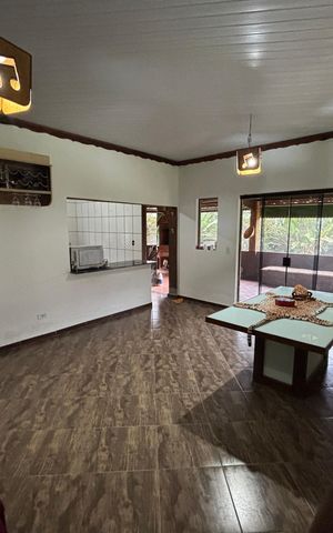 Casa à venda com 150m², 2 quartos e 7 vagasSala