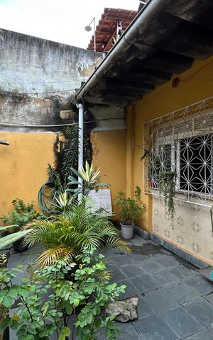 Casa de condomínio à venda com 65m², 2 quartos e 3 vagasQuintal