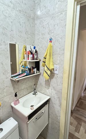 Casa de condomínio à venda com 65m², 2 quartos e 3 vagasBanheiro