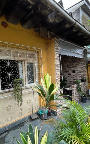 Casa de condomínio à venda com 65m², 2 quartos e 3 vagasFachada /quintal