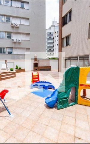 Apartamento para alugar com 100m², 3 quartos e 2 vagasÁrea comum - Playground