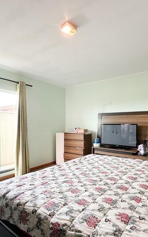 Casa à venda com 371m², 3 quartos e 2 vagas Casa à venda com 371m², 3 quartos e 2 vagasSuíte