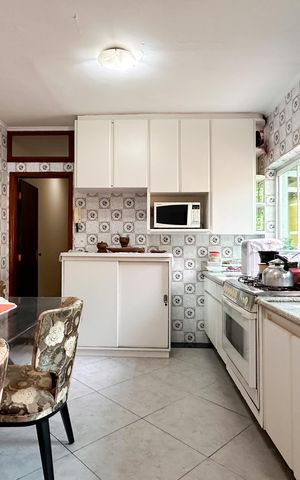 Casa à venda com 371m², 3 quartos e 2 vagas Casa à venda com 371m², 3 quartos e 2 vagasCozinha