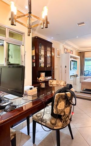 Casa à venda com 371m², 3 quartos e 2 vagas Casa à venda com 371m², 3 quartos e 2 vagasSala