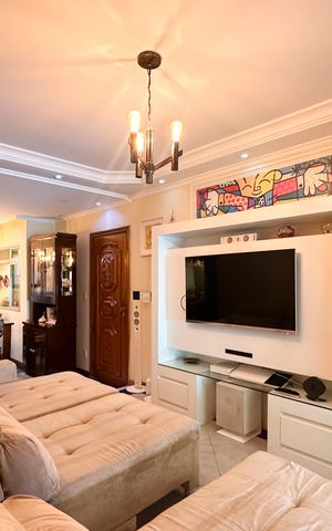 Casa à venda com 371m², 3 quartos e 2 vagas Casa à venda com 371m², 3 quartos e 2 vagasSala