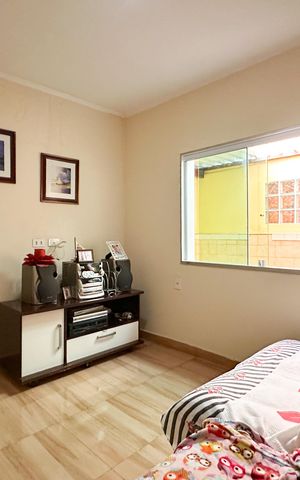 Casa à venda com 371m², 3 quartos e 2 vagas Casa à venda com 371m², 3 quartos e 2 vagasSala de Estar