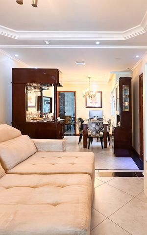 Casa à venda com 371m², 3 quartos e 2 vagas Casa à venda com 371m², 3 quartos e 2 vagasSala