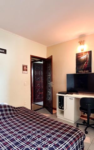 Casa à venda com 371m², 3 quartos e 2 vagas Casa à venda com 371m², 3 quartos e 2 vagasQuarto 2