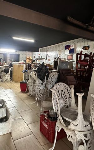 Casa à venda com 371m², 3 quartos e 2 vagas Casa à venda com 371m², 3 quartos e 2 vagasSalão