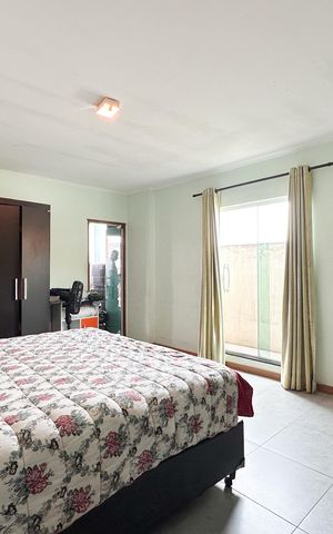 Casa à venda com 371m², 3 quartos e 2 vagas Casa à venda com 371m², 3 quartos e 2 vagasSuíte
