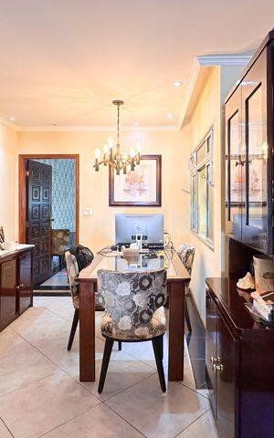 Casa à venda com 371m², 3 quartos e 2 vagas Casa à venda com 371m², 3 quartos e 2 vagasSala