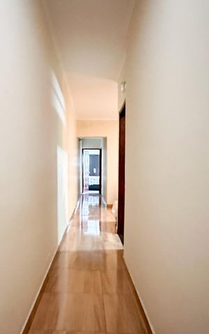 Casa à venda com 371m², 3 quartos e 2 vagas Casa à venda com 371m², 3 quartos e 2 vagasCorredor