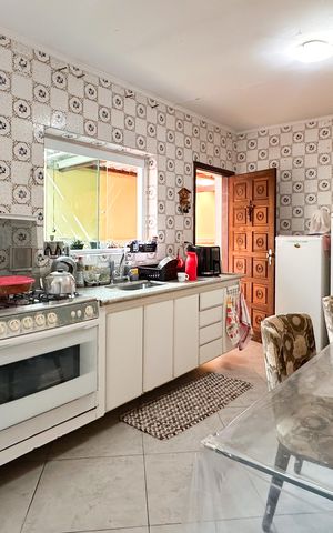Casa à venda com 371m², 3 quartos e 2 vagas Casa à venda com 371m², 3 quartos e 2 vagasCozinha