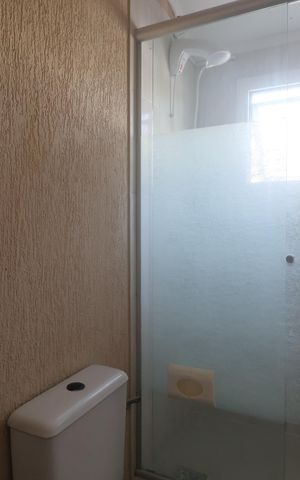 Casa de condomínio para alugar com 88m², 3 quartos e 2 vagasBanheiro 