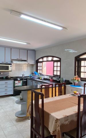 Casa para alugar com 292m², 3 quartos e 8 vagas Casa para alugar com 292m², 3 quartos e 8 vagasCozinha - Sala de Jantar
