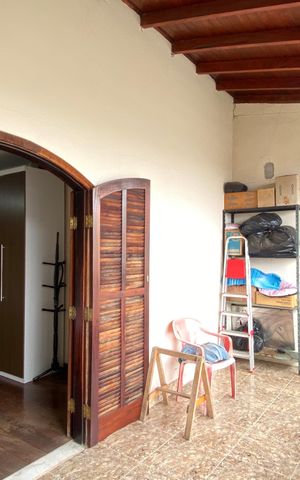 Casa para alugar com 292m², 3 quartos e 8 vagas Casa para alugar com 292m², 3 quartos e 8 vagasSuíte - Varanda