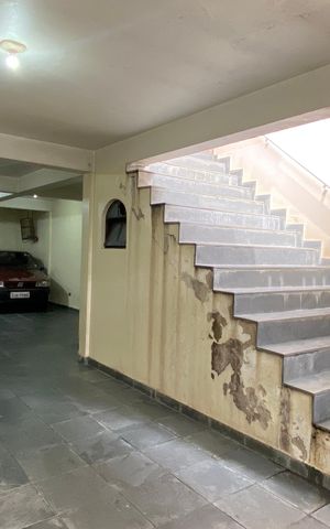 Casa para alugar com 292m², 3 quartos e 8 vagas Casa para alugar com 292m², 3 quartos e 8 vagasGaragem