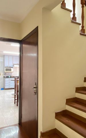 Casa para alugar com 292m², 3 quartos e 8 vagas Casa para alugar com 292m², 3 quartos e 8 vagasSala