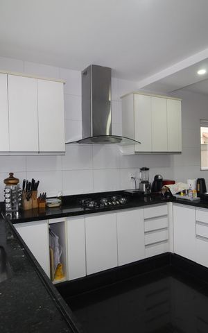 Casa à venda com 400m², 4 quartos e 4 vagasCozinha
