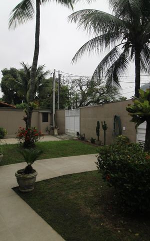 Casa à venda com 400m², 4 quartos e 4 vagasFrente