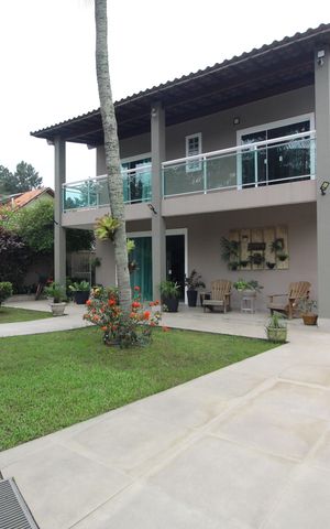 Casa à venda com 400m², 4 quartos e 4 vagasFrente