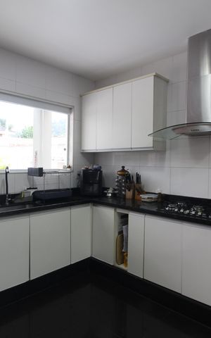 Casa à venda com 400m², 4 quartos e 4 vagasCozinha
