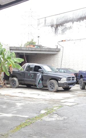 Casa à venda com 280m², 2 quartos e 6 vagas