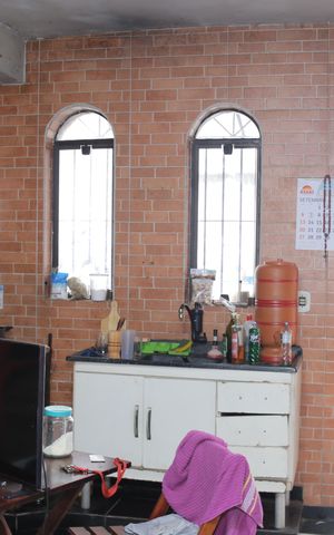Casa à venda com 280m², 2 quartos e 6 vagas Casa à venda com 280m², 2 quartos e 6 vagasQuarto 2/cozinha/area de serviço