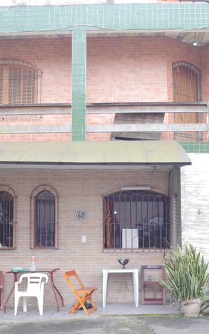 Casa à venda com 280m², 2 quartos e 6 vagas