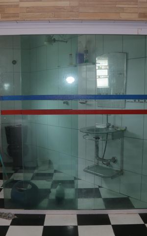 Casa à venda com 280m², 2 quartos e 6 vagas Casa à venda com 280m², 2 quartos e 6 vagasBanheiro da Suíte