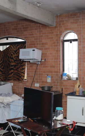 Casa à venda com 280m², 2 quartos e 6 vagas Casa à venda com 280m², 2 quartos e 6 vagasQuarto 2/cozinha/area de serviço