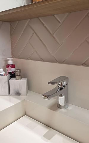Apartamento à venda com 57m², 2 quartos e 1 vaga Apartamento à venda com 57m², 2 quartos e 1 vagaBanheiro suite