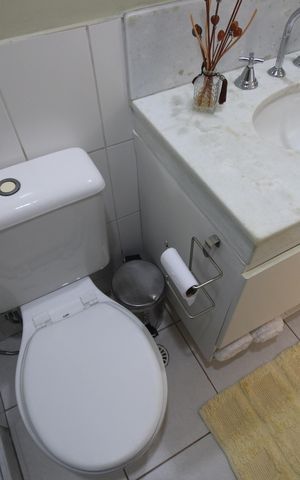 Apartamento à venda com 83m², 3 quartos e 2 vagasBanheiro social