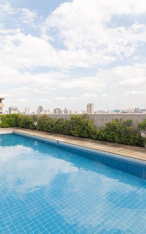 Studio à venda com 30m², 1 quarto e 1 vaga Studio à venda com 30m², 1 quarto e 1 vagaÁrea comum - Piscina