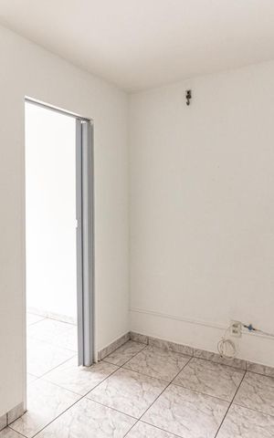 Apartamento à venda com 28m², 1 quarto e sem vaga Apartamento à venda com 28m², 1 quarto e sem vagaSala