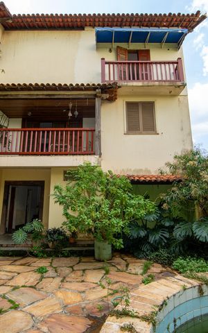 Casa à venda com 450m², 4 quartos e 4 vagas