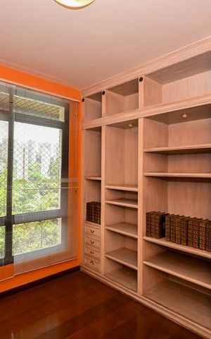 Apartamento à venda com 290m², 4 quartos e 3 vagasEscritório
