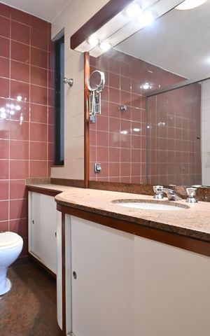 Apartamento à venda com 290m², 4 quartos e 3 vagasBanheiro Suíte 1