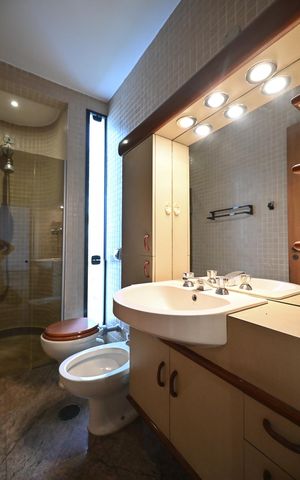 Apartamento à venda com 290m², 4 quartos e 3 vagasBanheiro